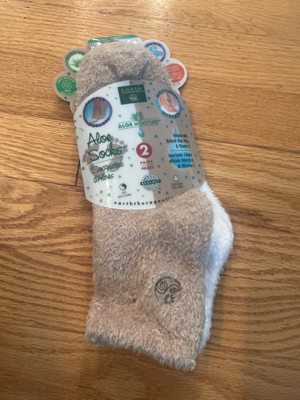 2 pair Aloe Moisture Cozy Socks - Beige & White